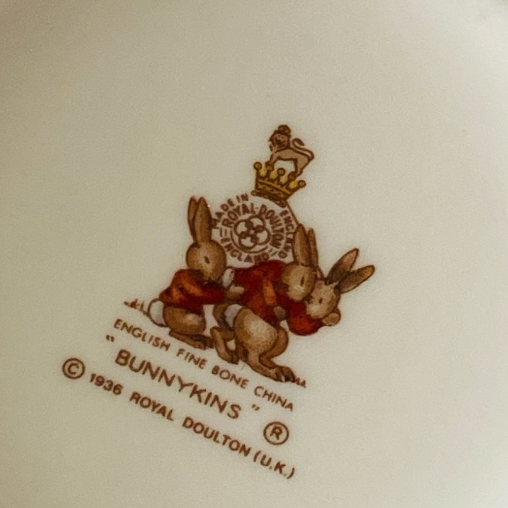 Bunnykins royal doulton 2 handled mug baby cup bunny to the town station - Picture 2 of 11